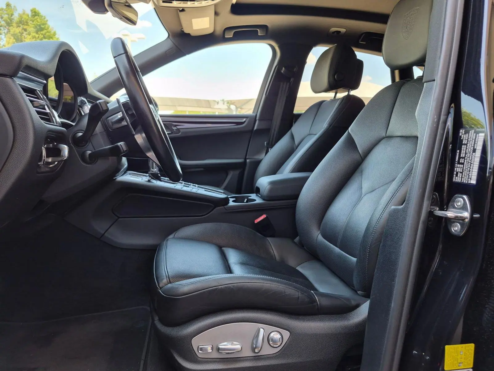2021 Porsche Macan S photo 5