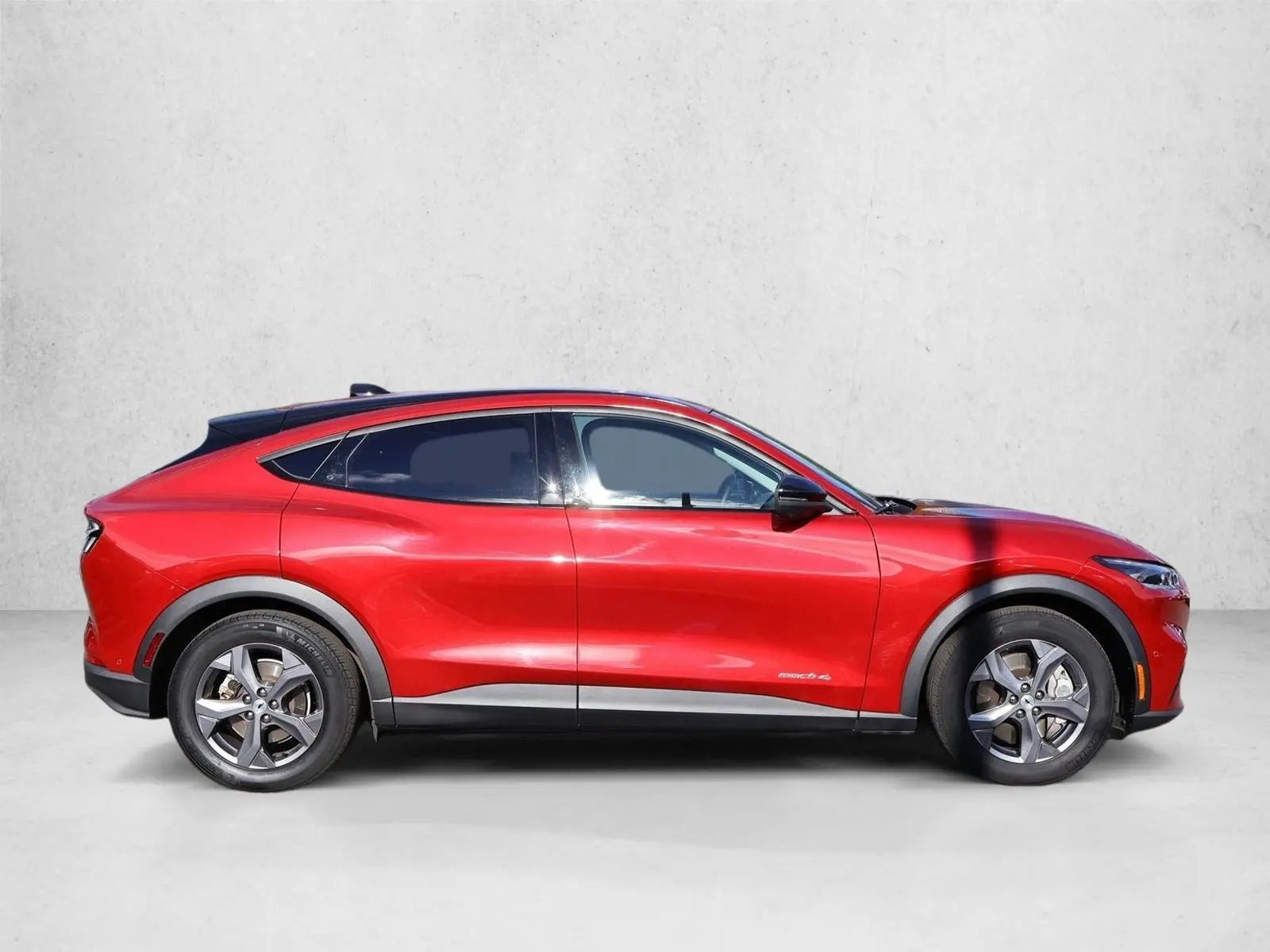 2023 Ford Mustang-Mach-e Select photo 4