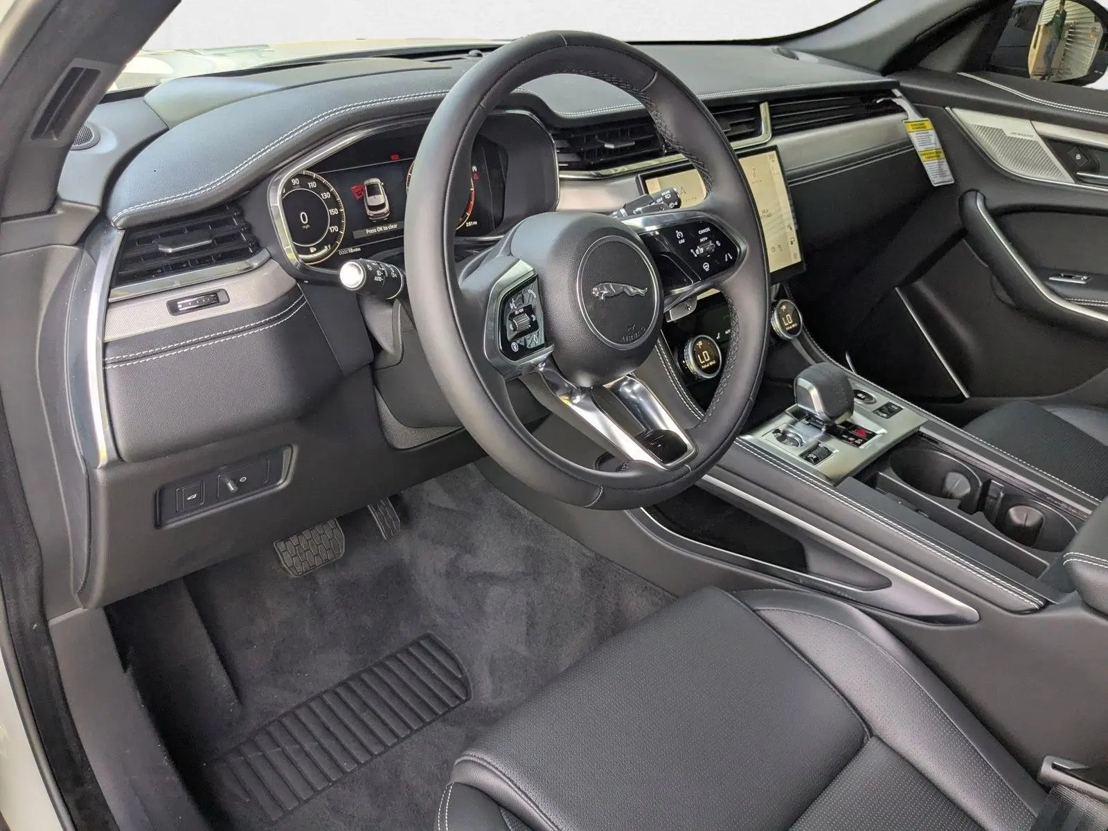 2026 Jaguar F-PACE P250 R-Dynamic S photo 3