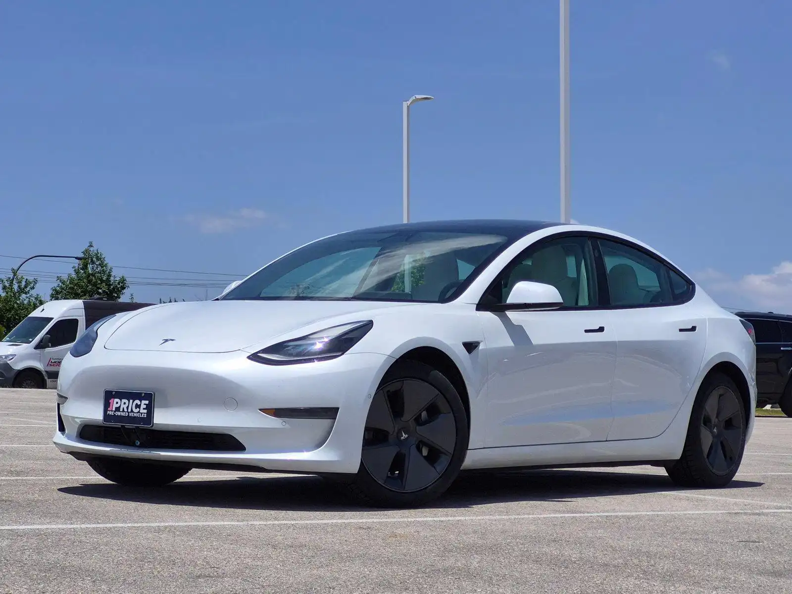 2021 Tesla Model 3 Standard Range Plus's photo