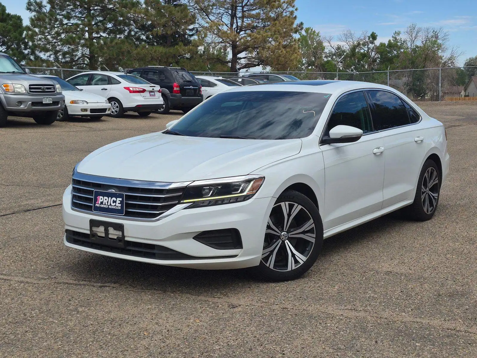 2022 Volkswagen Passat 2.0T SE Auto's photo