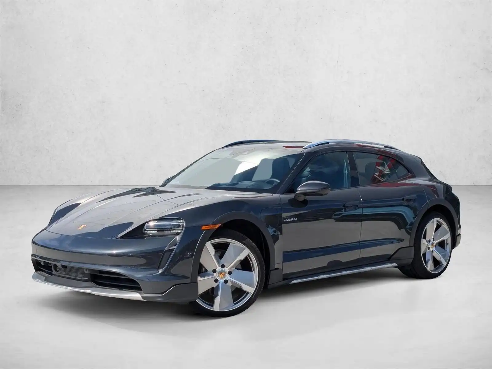 2024 Porsche Taycan 4 Cross Turismo's photo