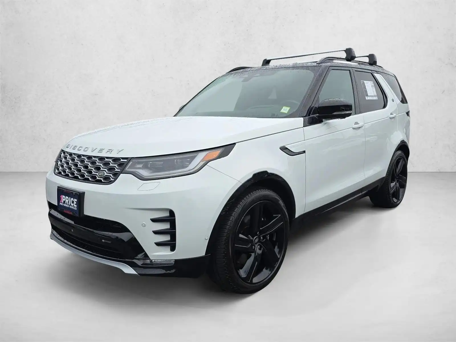 2023 Land Rover Discovery Metropolitan Edition's photo
