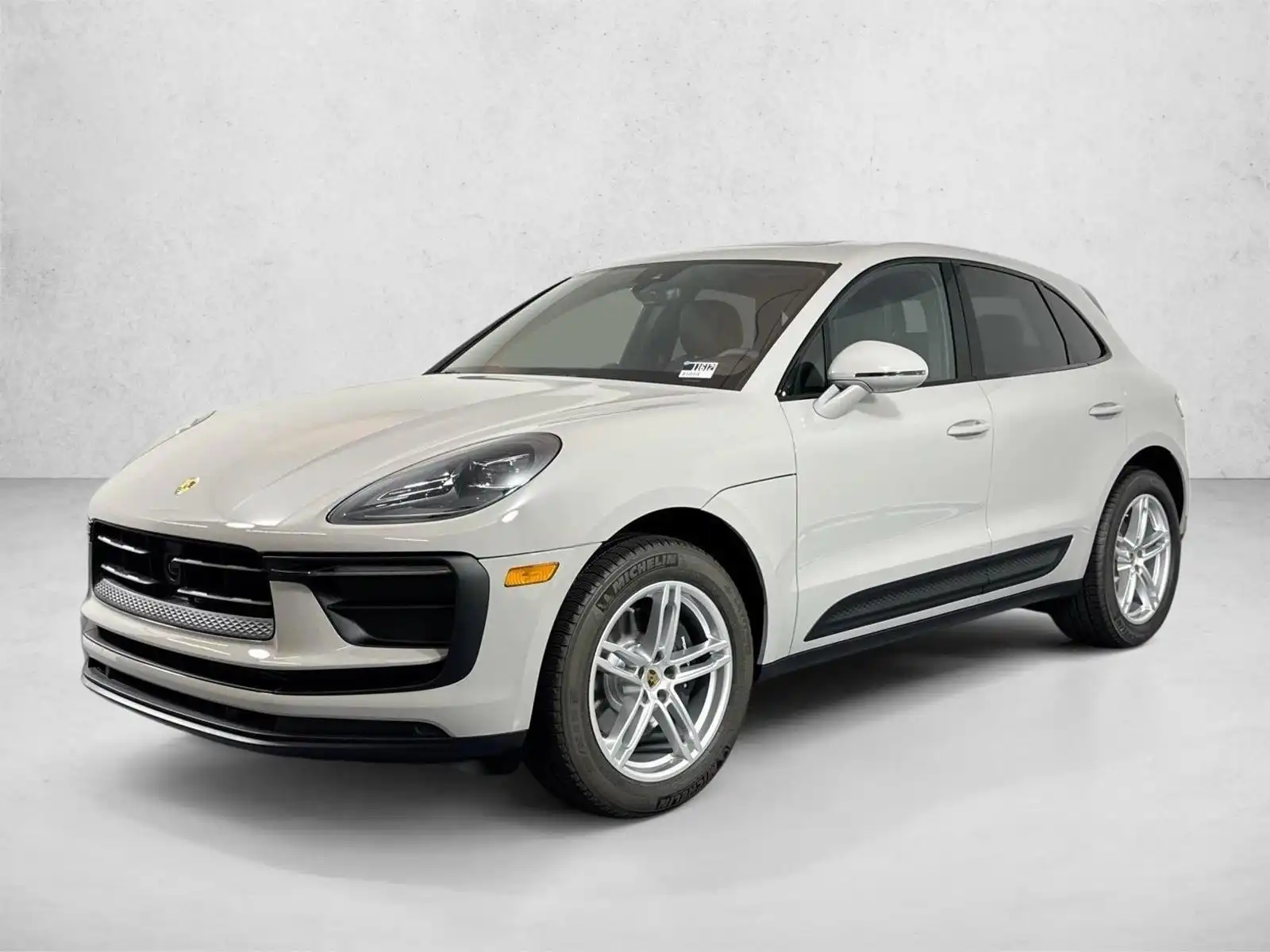 2025 Porsche Macan Base's photo