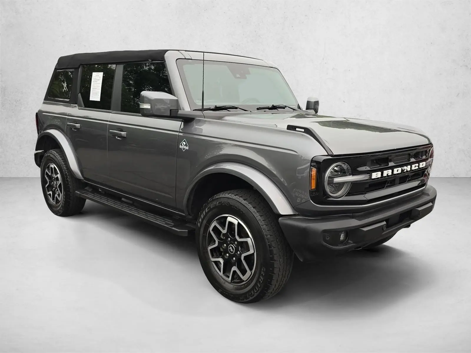 2022 Ford Bronco Outer Banks Advanced 4x4 photo 3