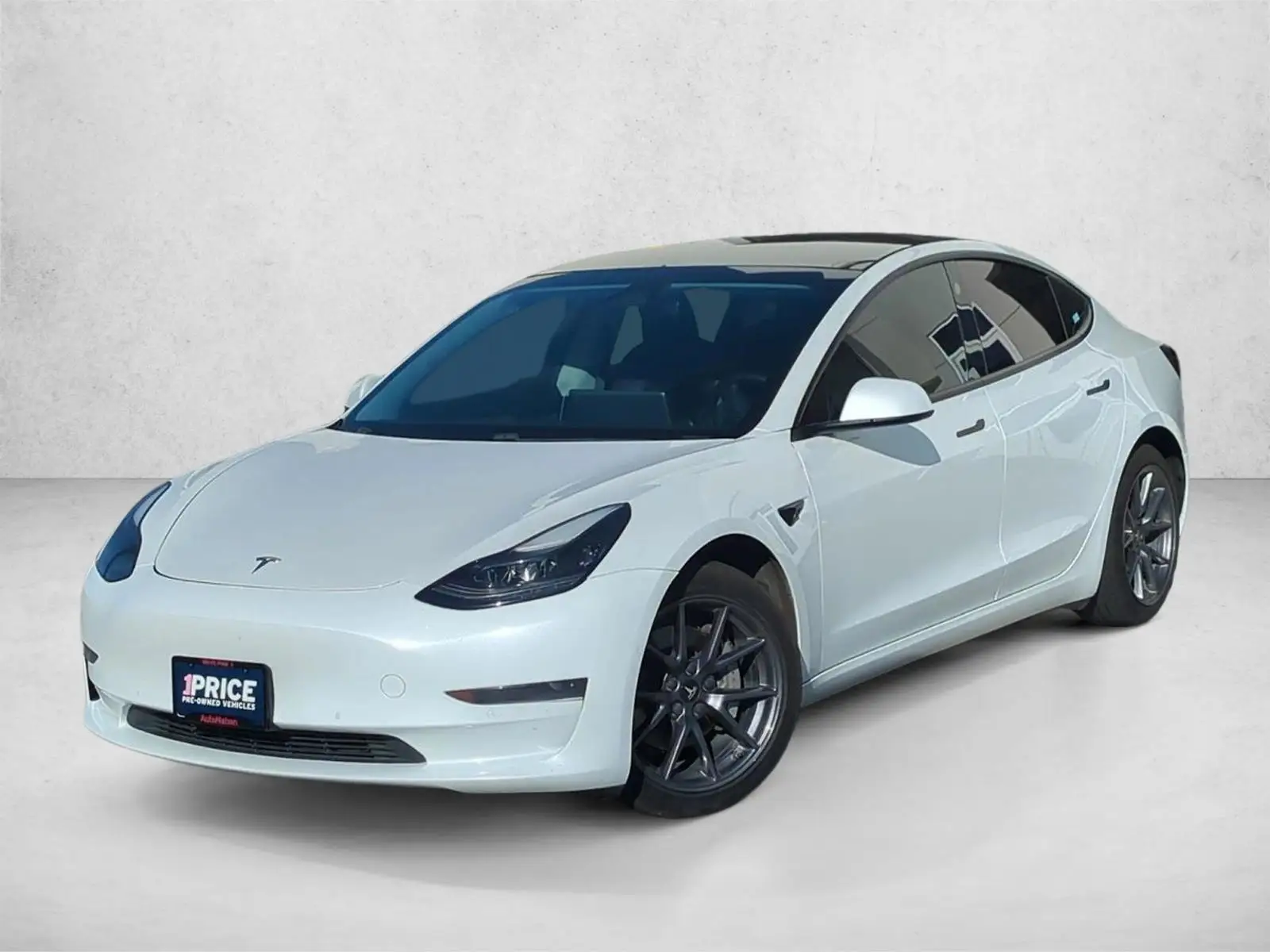 2021 Tesla Model 3 Standard Range Plus photo 1