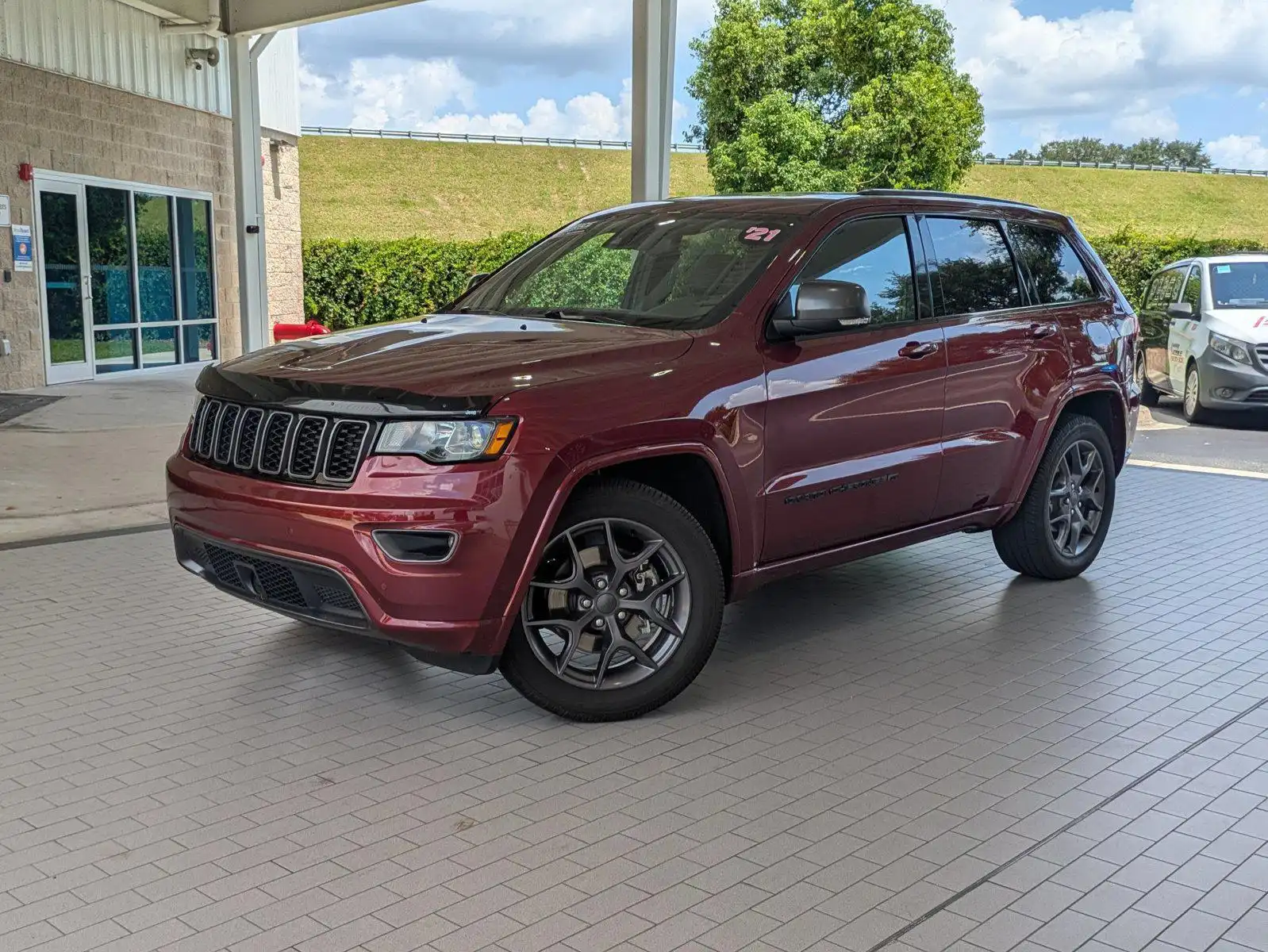 2021 Jeep Grand Cherokee 80th Edition's photo