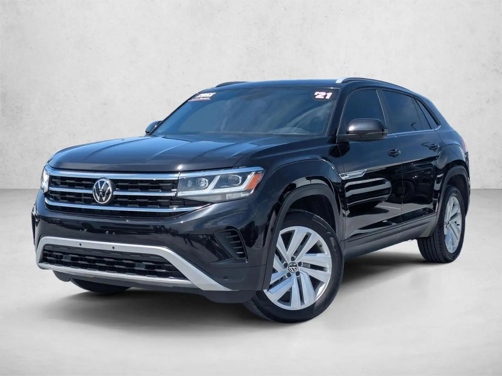 2021 Volkswagen Atlas Cross Sport 2.0T SE w/Tech's photo