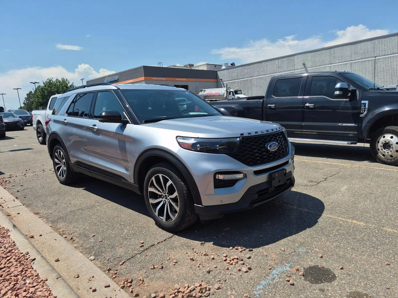2020 Ford Explorer ST 4WD photo 3