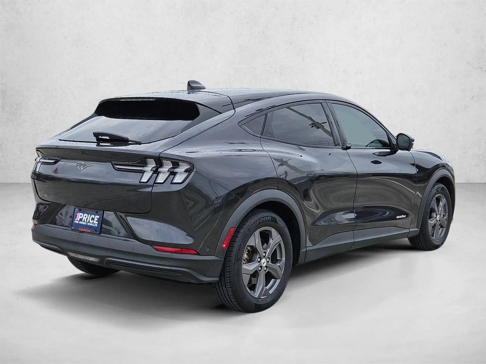 2022 Ford Mustang-Mach-e Select photo 5