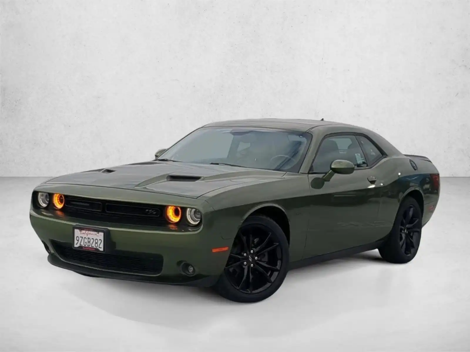 2018 Dodge Challenger R/T Plus's photo