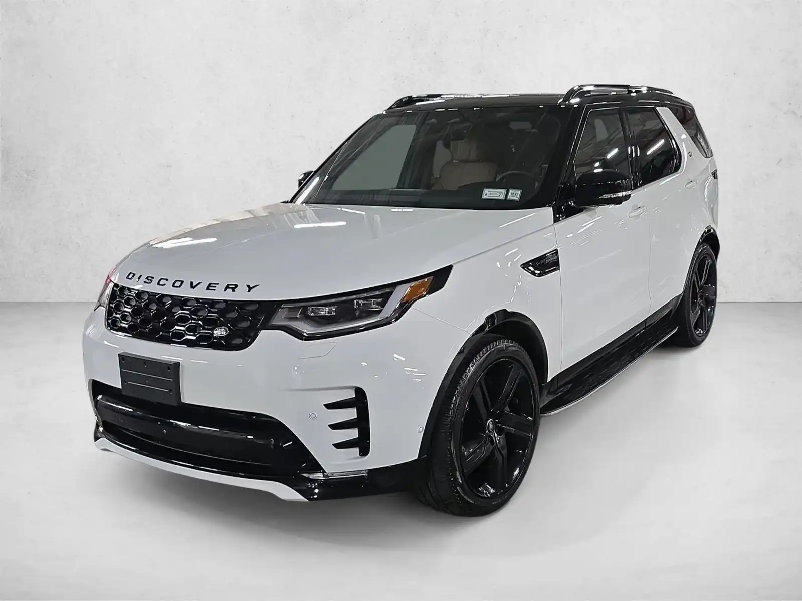 2025 Land Rover Discovery P360 Dynamic SE's photo