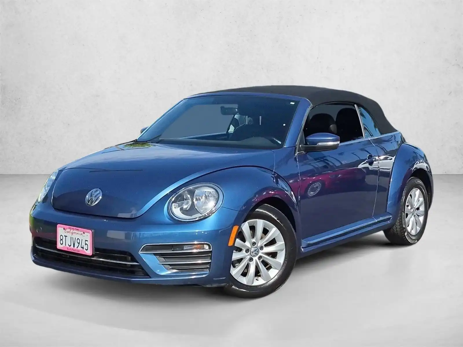 2018 Volkswagen Beetle 2.0T S Convertible Auto's photo