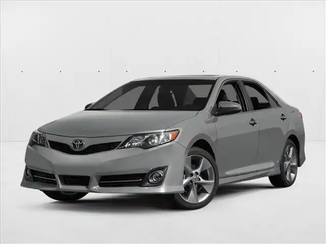 2014 Toyota Camry 2.5 Auto SE's photo