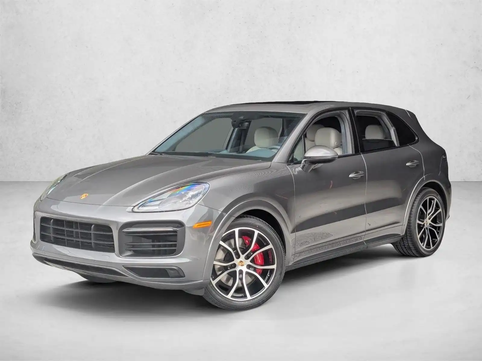 2023 Porsche Cayenne GTS's photo
