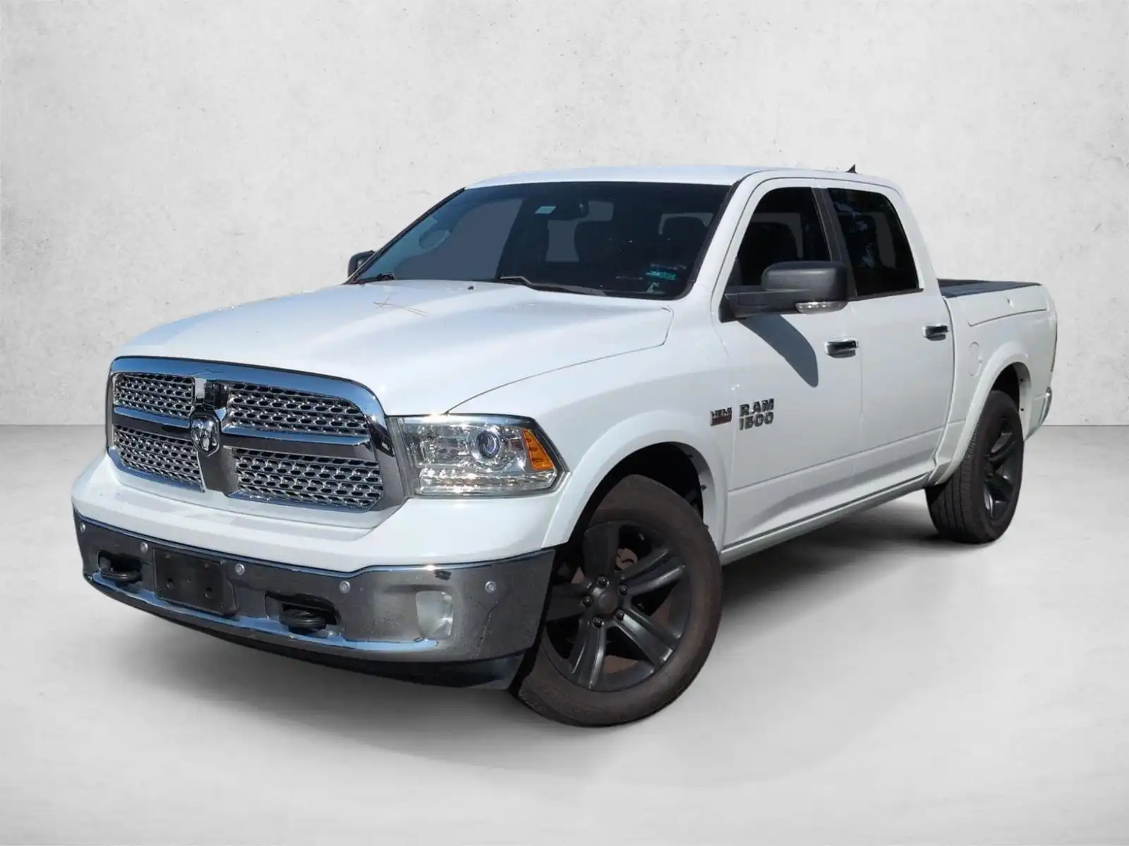 2016 RAM 1500 Laramie Crew Cab 5'7's photo