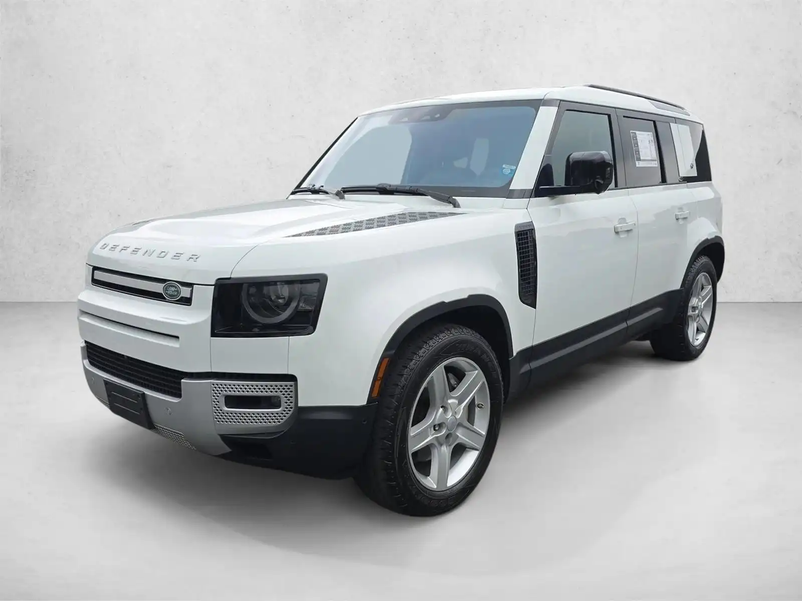 2020 Land Rover Defender HSE's photo