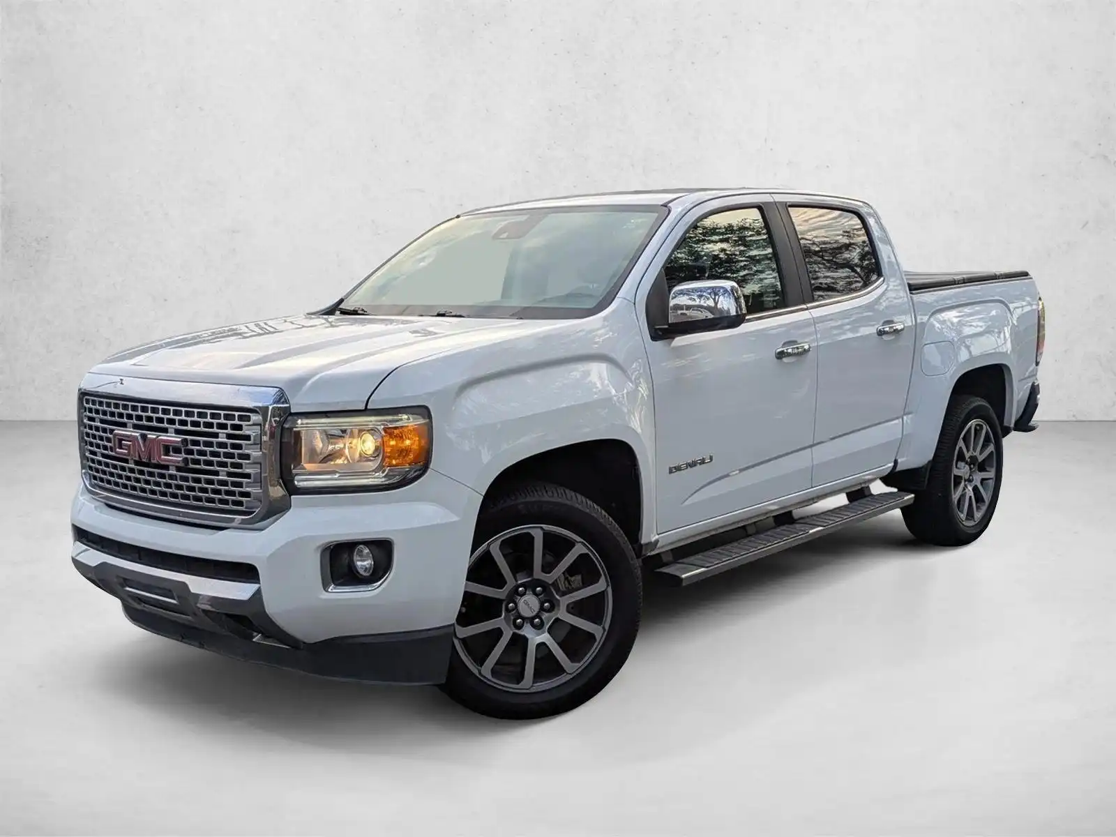 2018 GMC Canyon 4WD Denali Crew Cab Short Box's photo