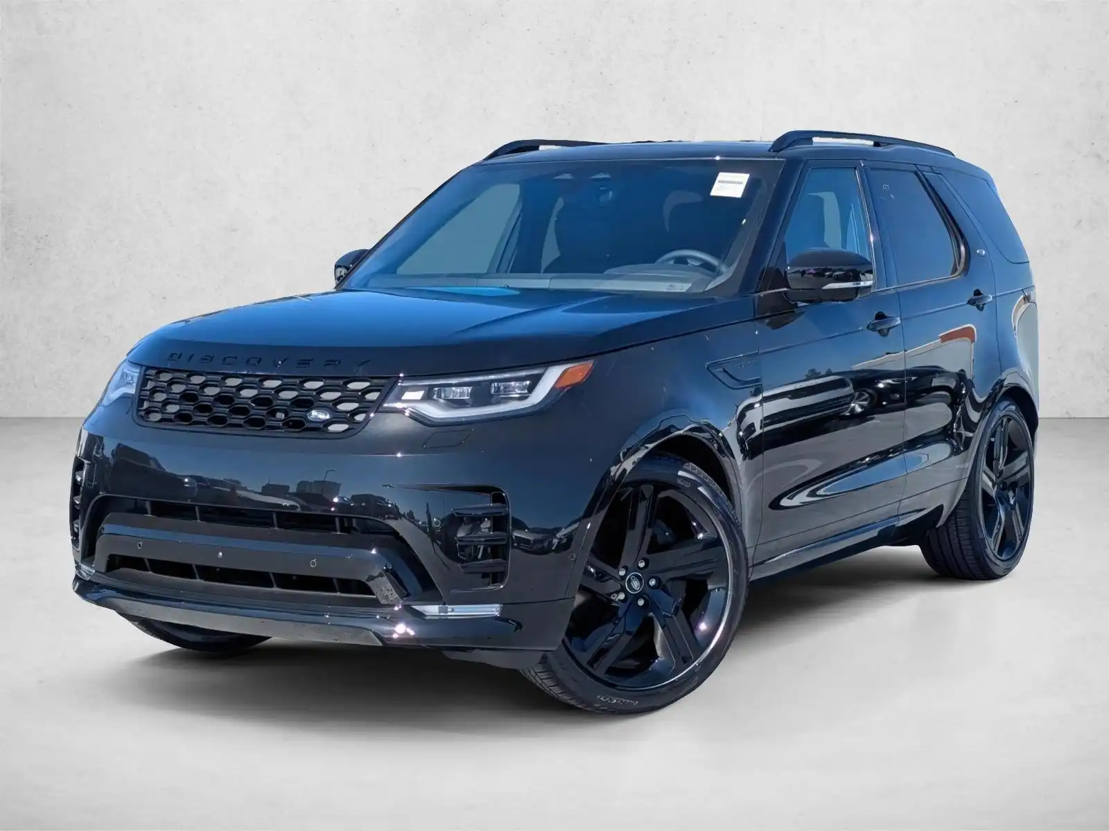 2025 Land Rover Discovery P360 Dynamic SE's photo