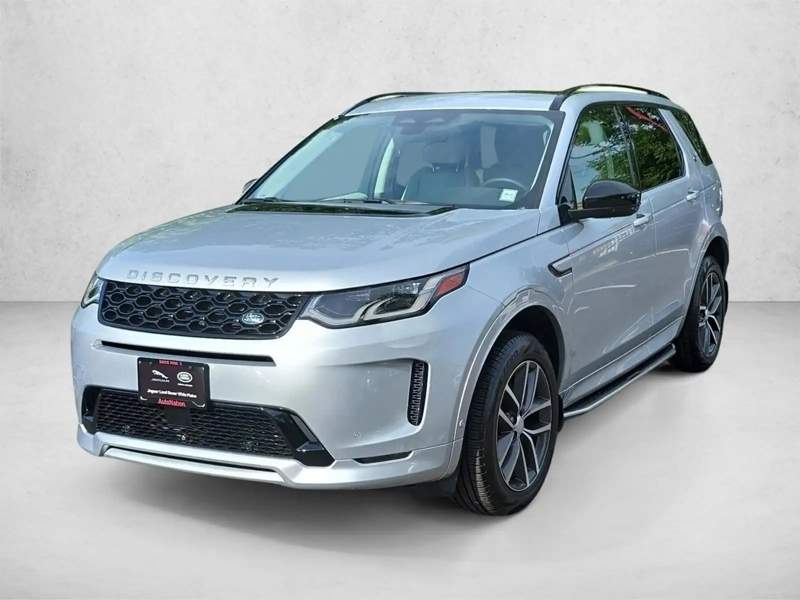 2025 Land Rover Discovery Sport 2.0 S's photo