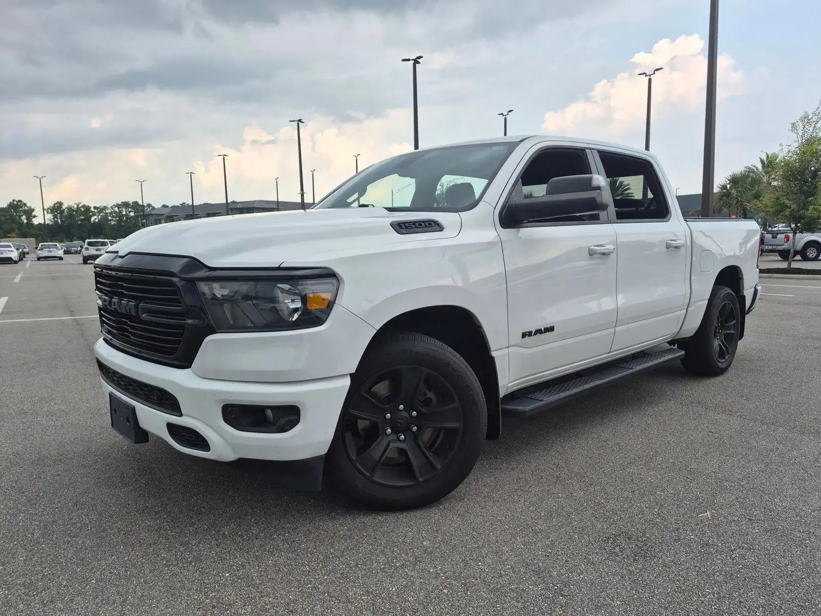 2020 RAM 1500 Big Horn/Lone Star 4x4 Crew Cab 5'7's photo