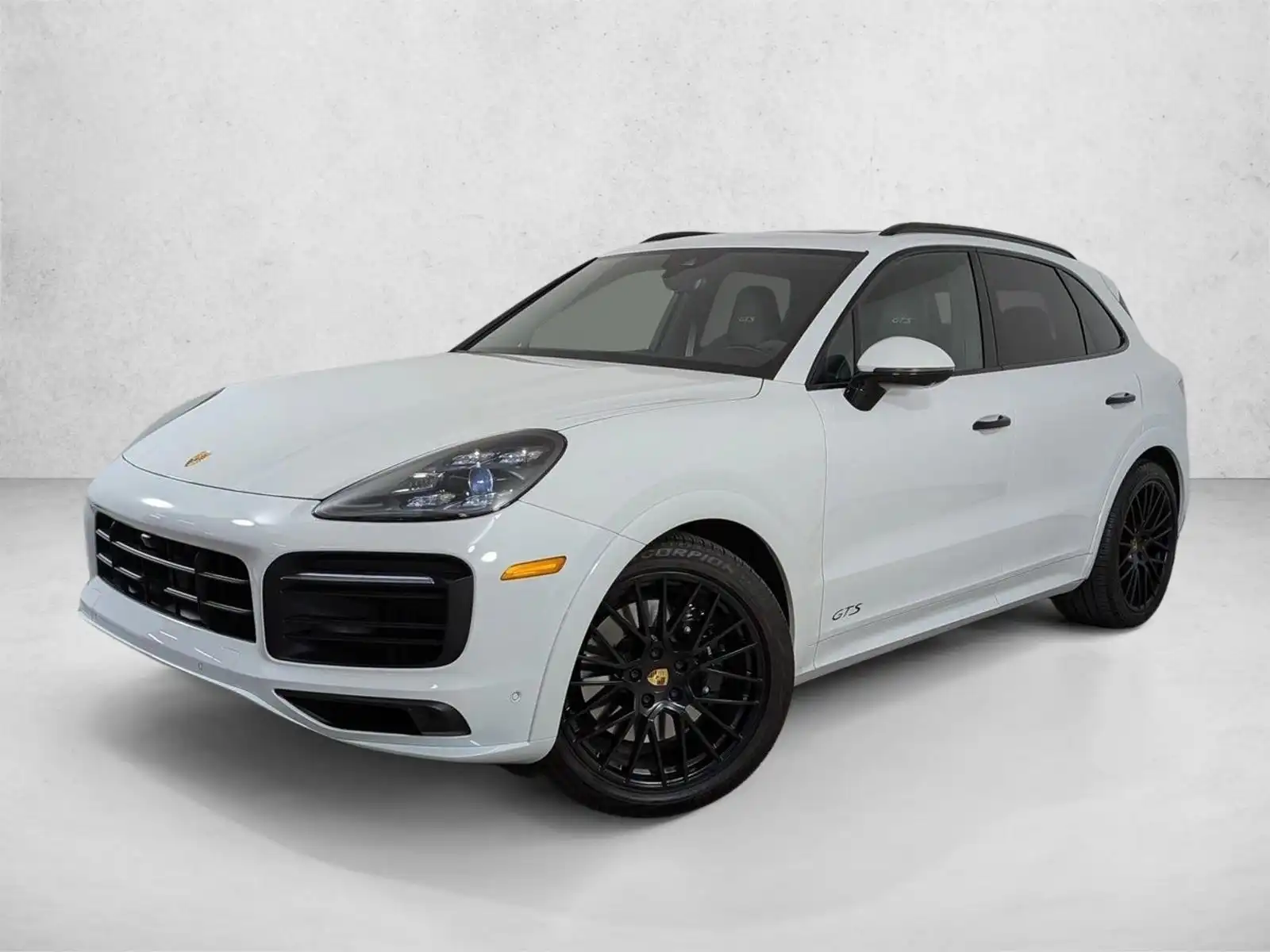 2023 Porsche Cayenne GTS's photo