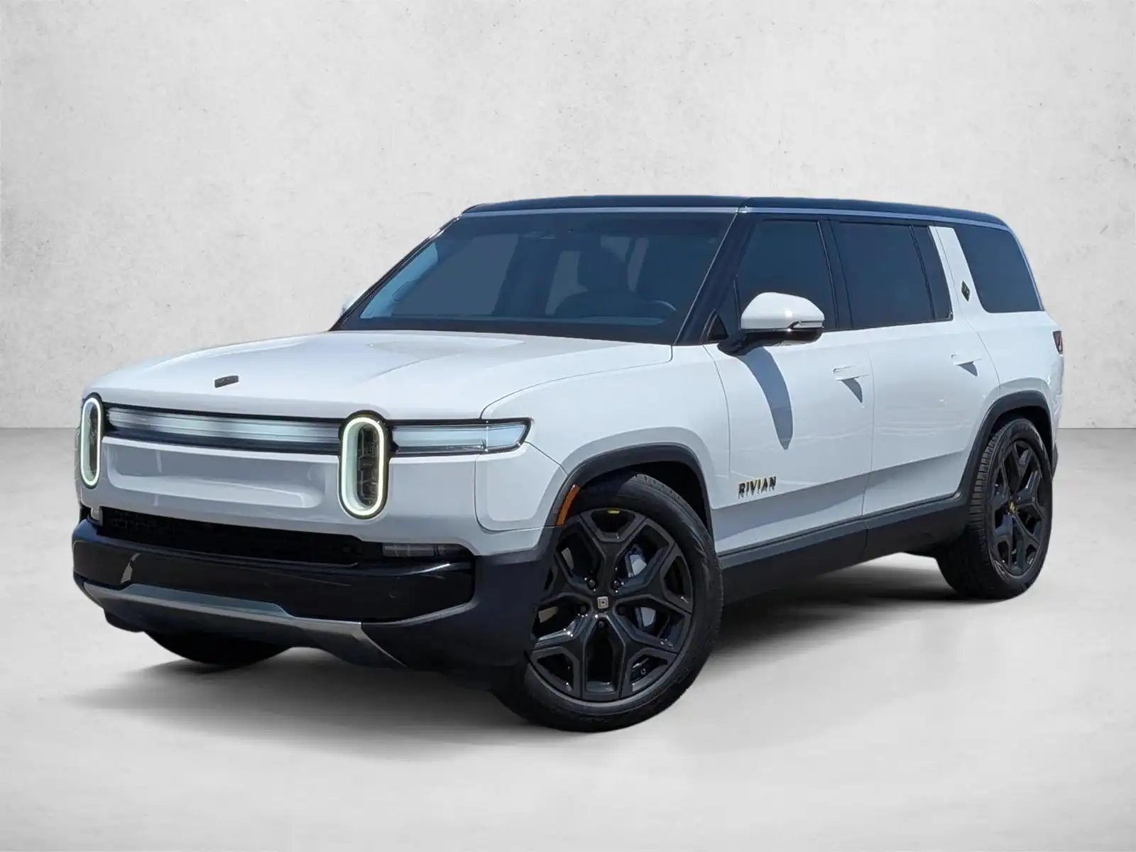 2025 Rivian R1S Adventure Dual Standard's photo
