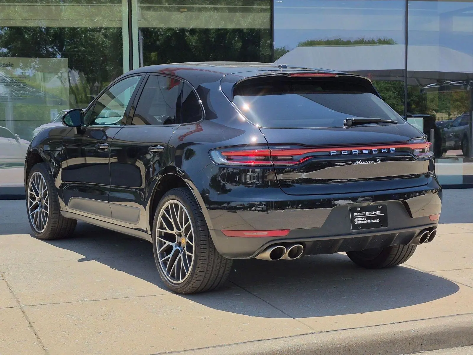 2021 Porsche Macan S photo 3