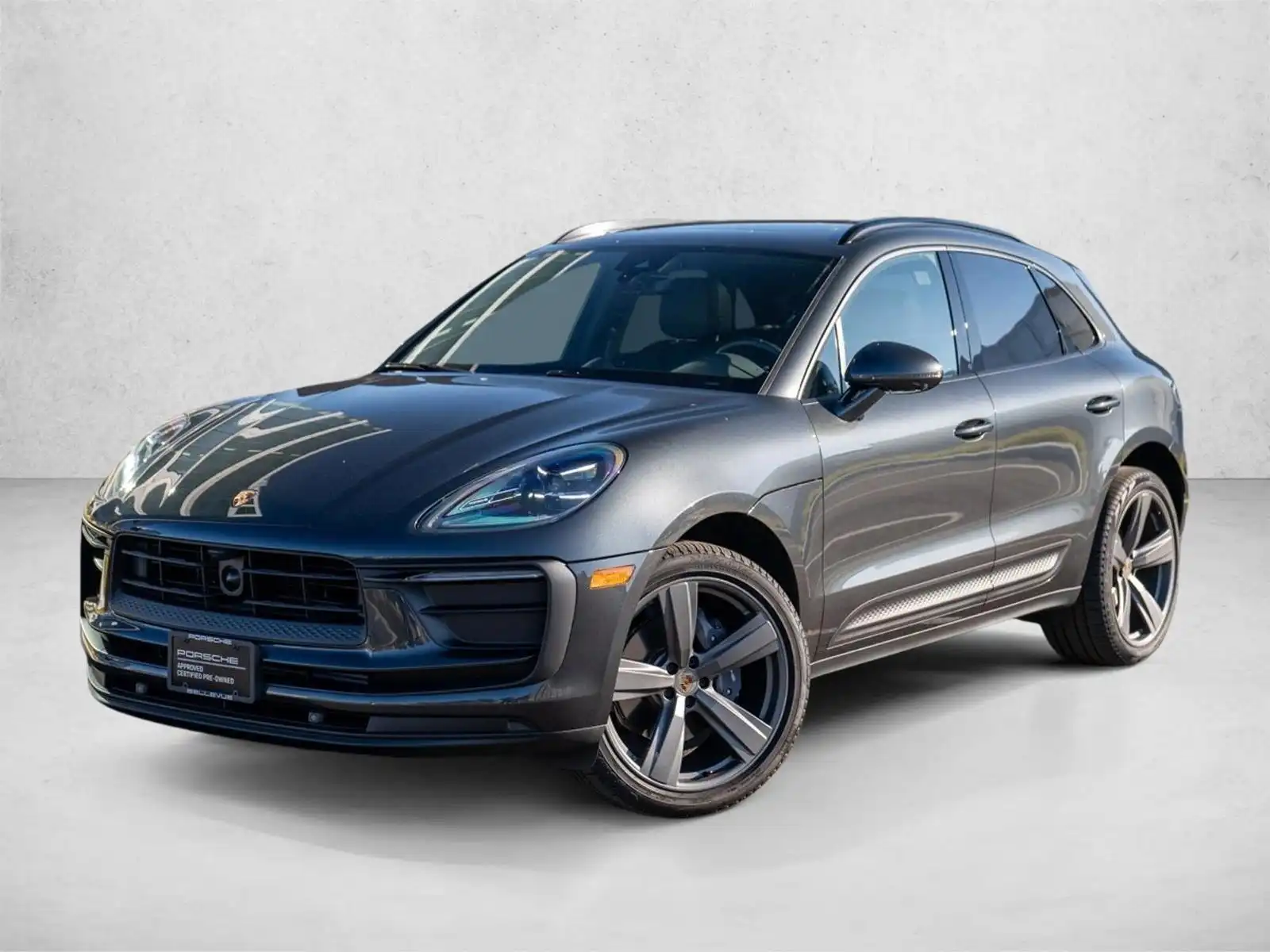 2026 Porsche Macan T's photo