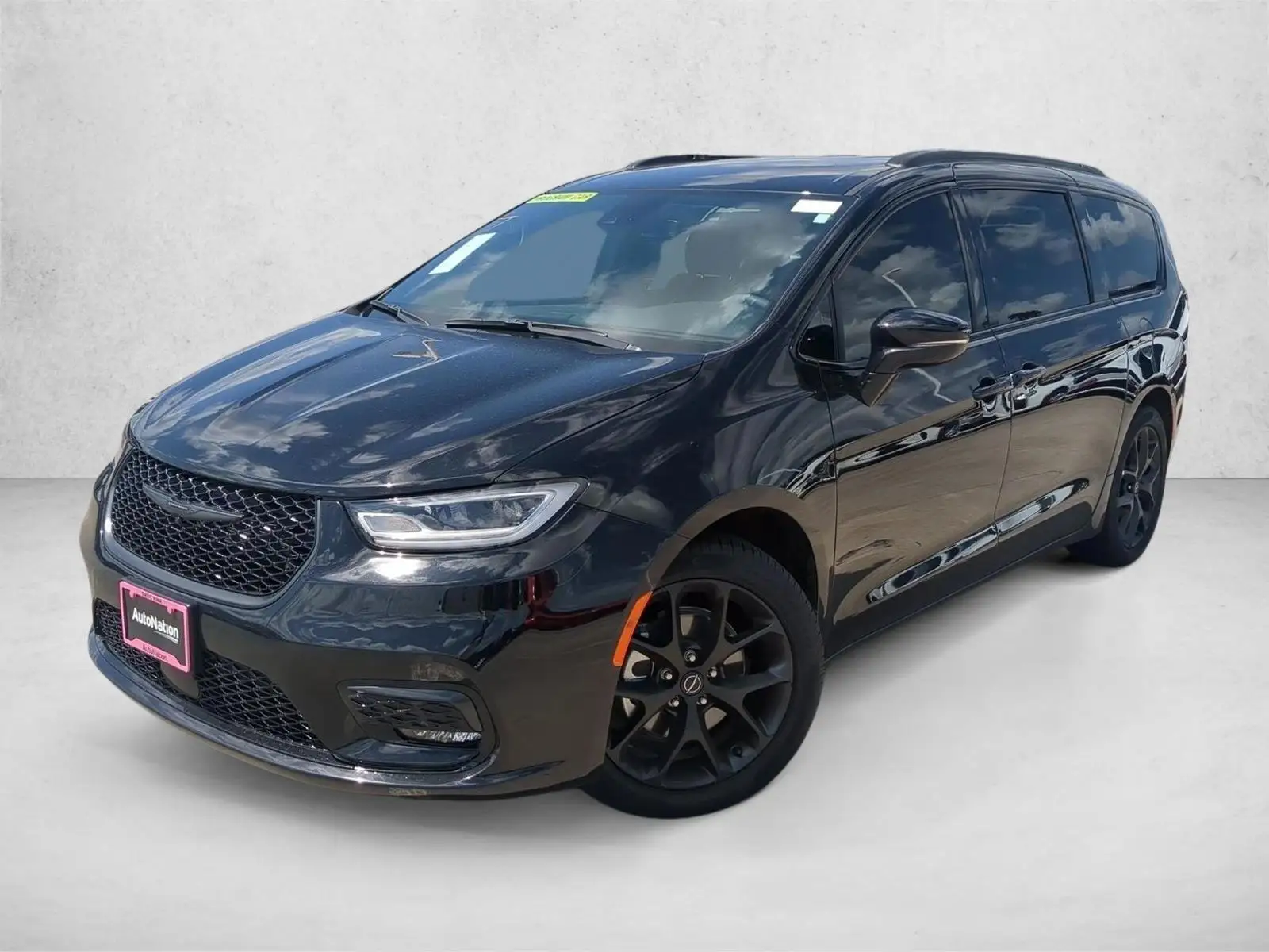 2026 Chrysler Pacifica Select photo 1
