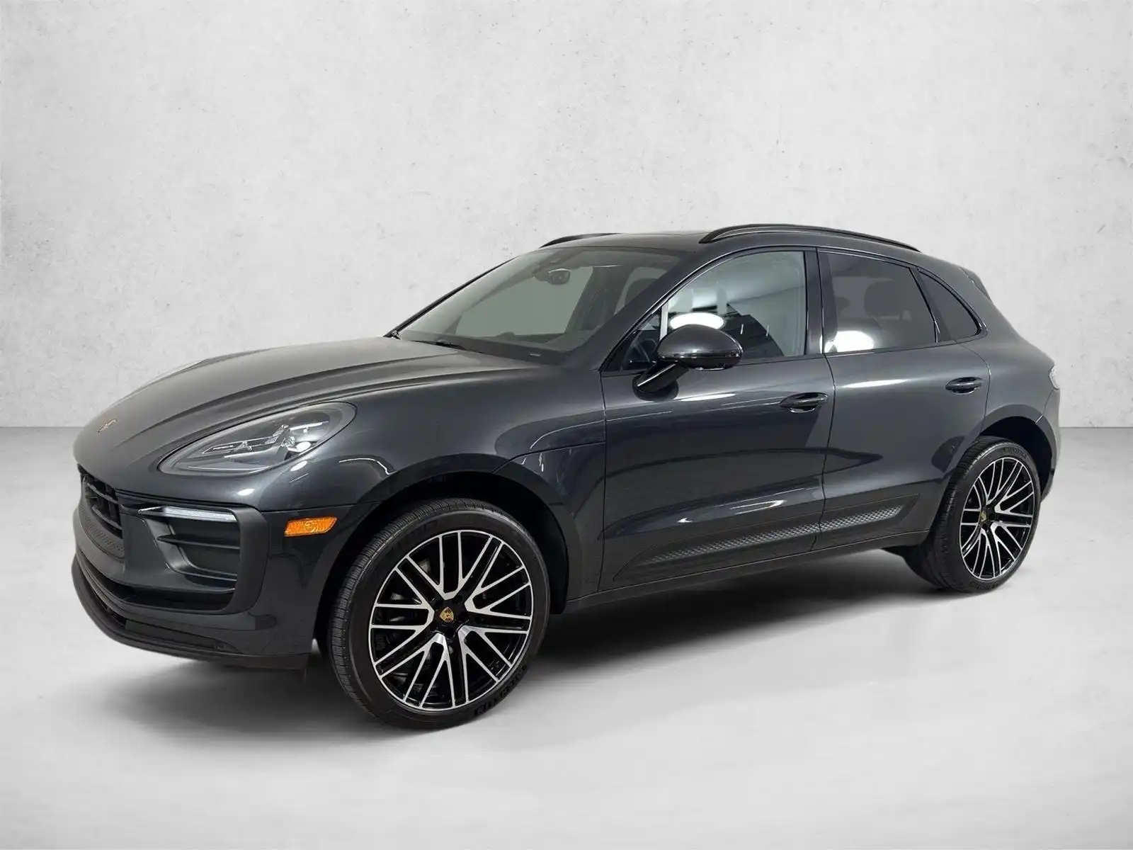 2026 Porsche Macan Base's photo