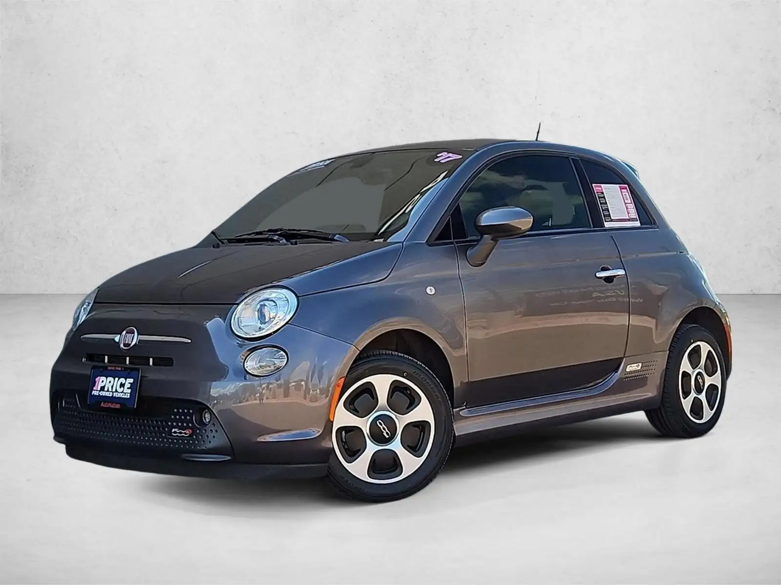 2017 FIAT 500e Battery Electric's photo