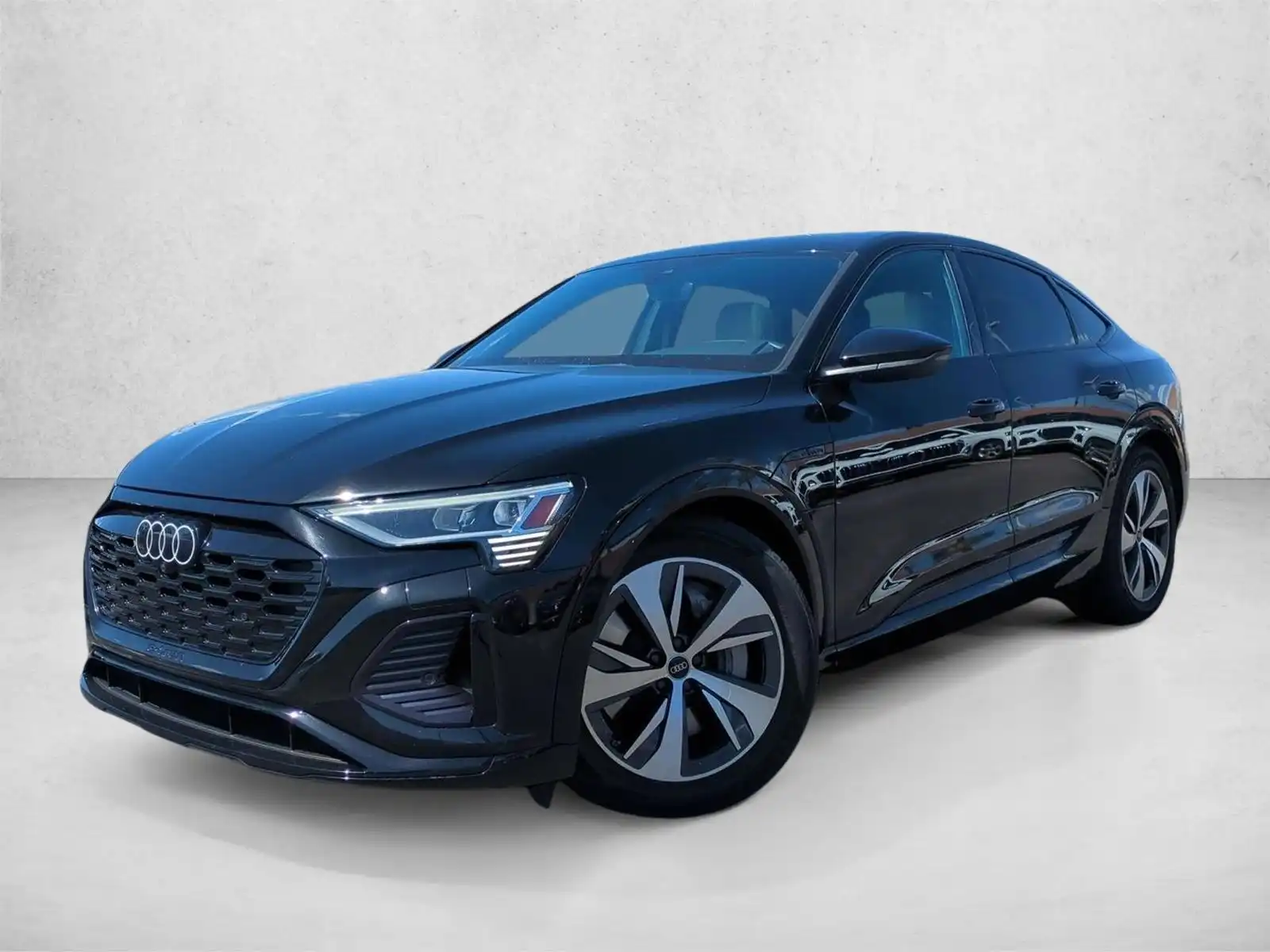 2024 Audi Q8 Sportback e-tron 114 kWh Premium quattro 55's photo
