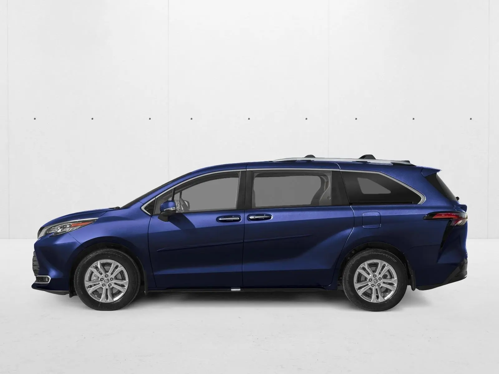 2026 Toyota Sienna undefined photo 3