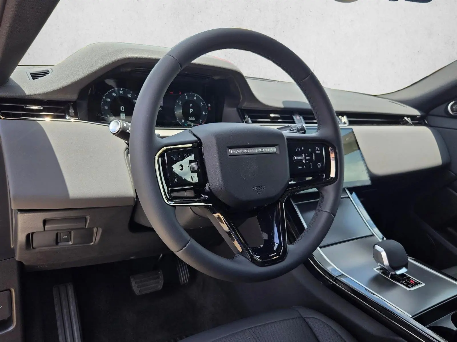 2026 Land Rover Range Rover Evoque S photo 3