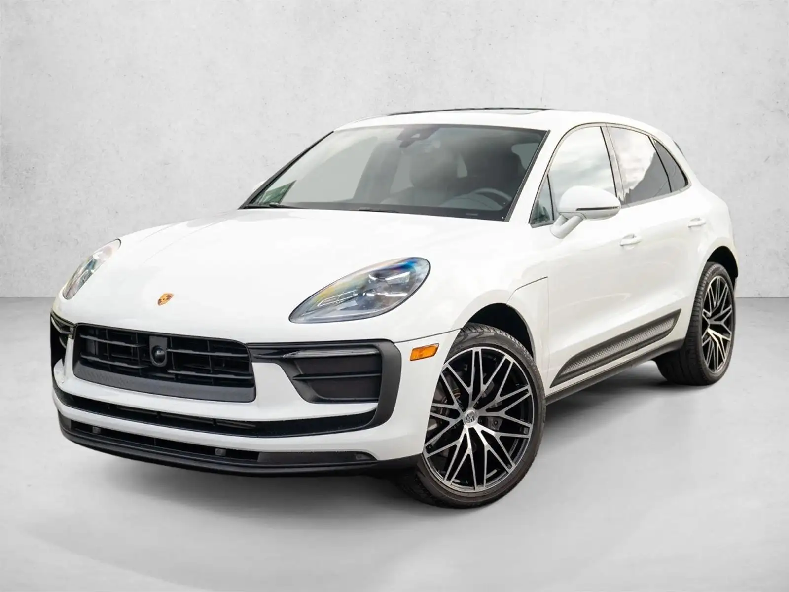 2023 Porsche Macan T's photo
