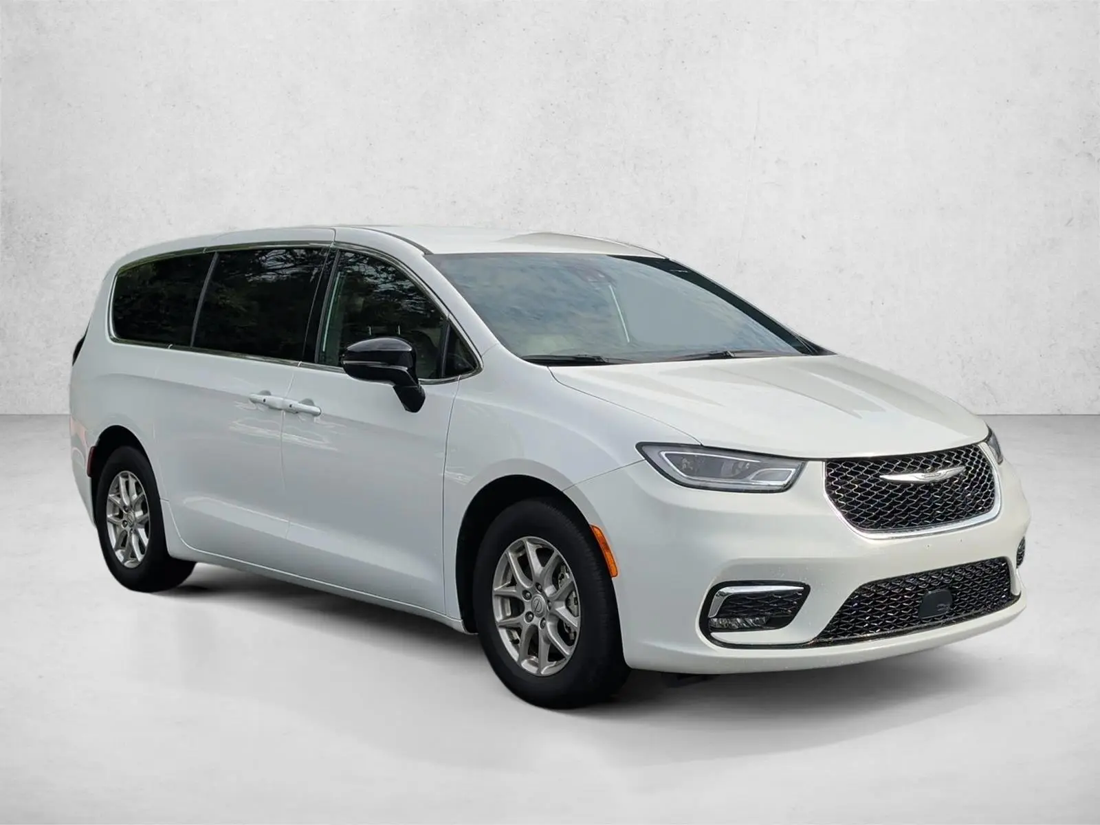 2025 Chrysler Pacifica Select photo 3