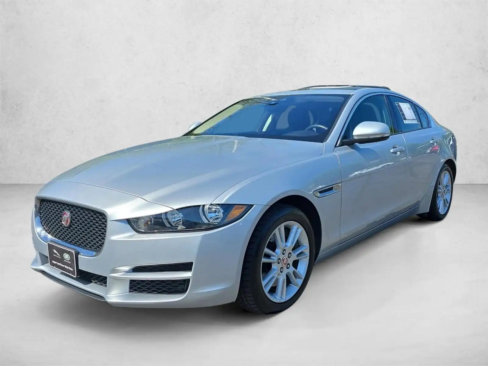 2017 Jaguar XE 20d Premium AWD's photo