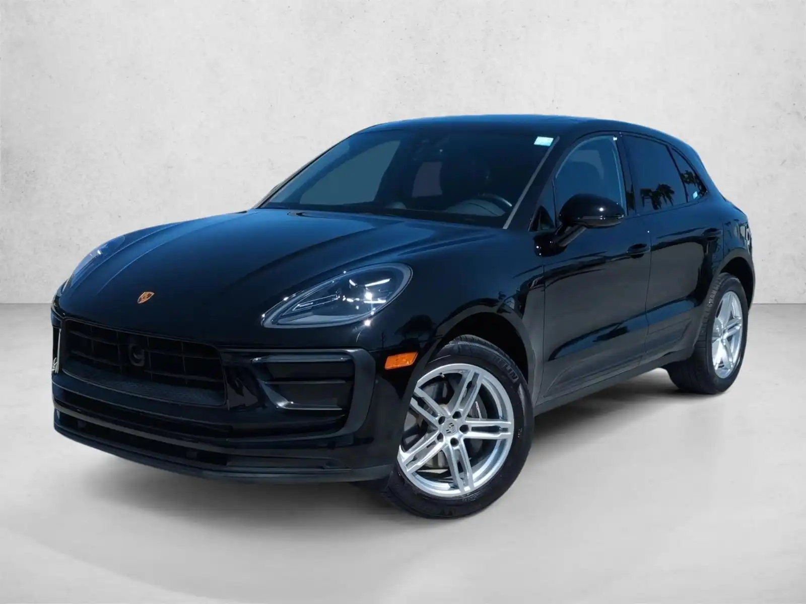 2024 Porsche Macan T's photo