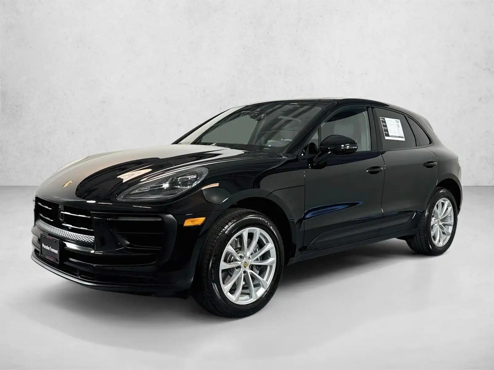 2026 Porsche Macan Base's photo