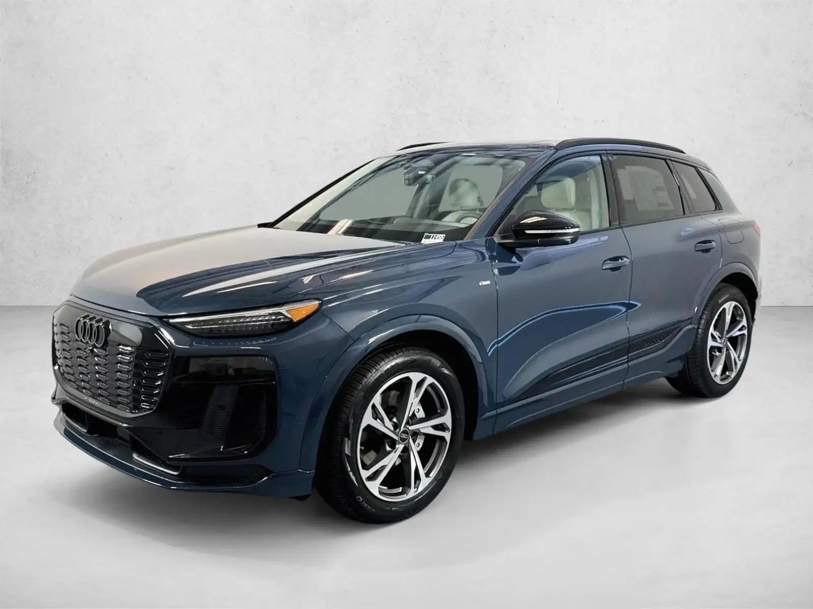 2027 Audi Q6 e-tron Prestige quattro's photo