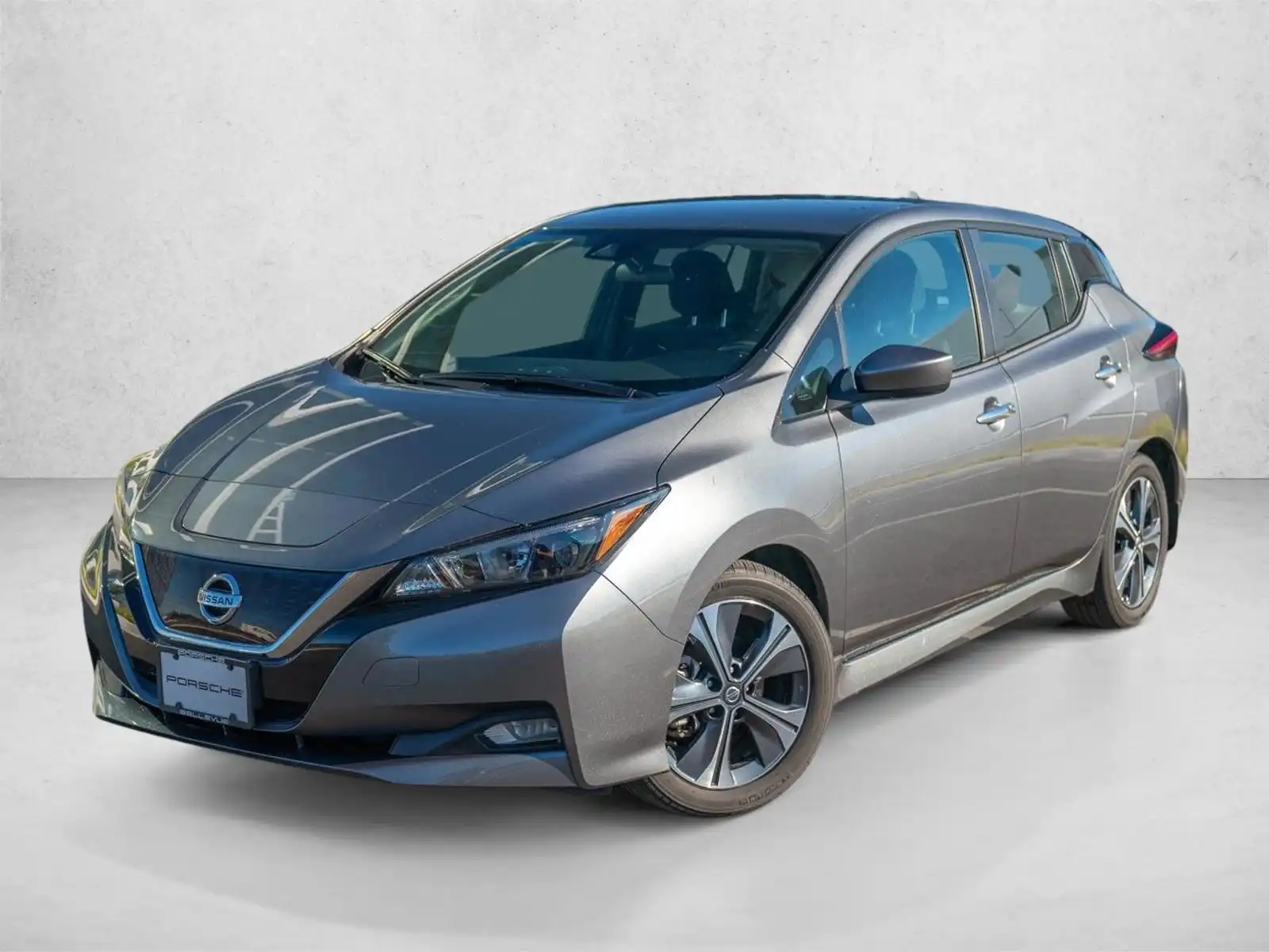 2022 Nissan Leaf SV's photo