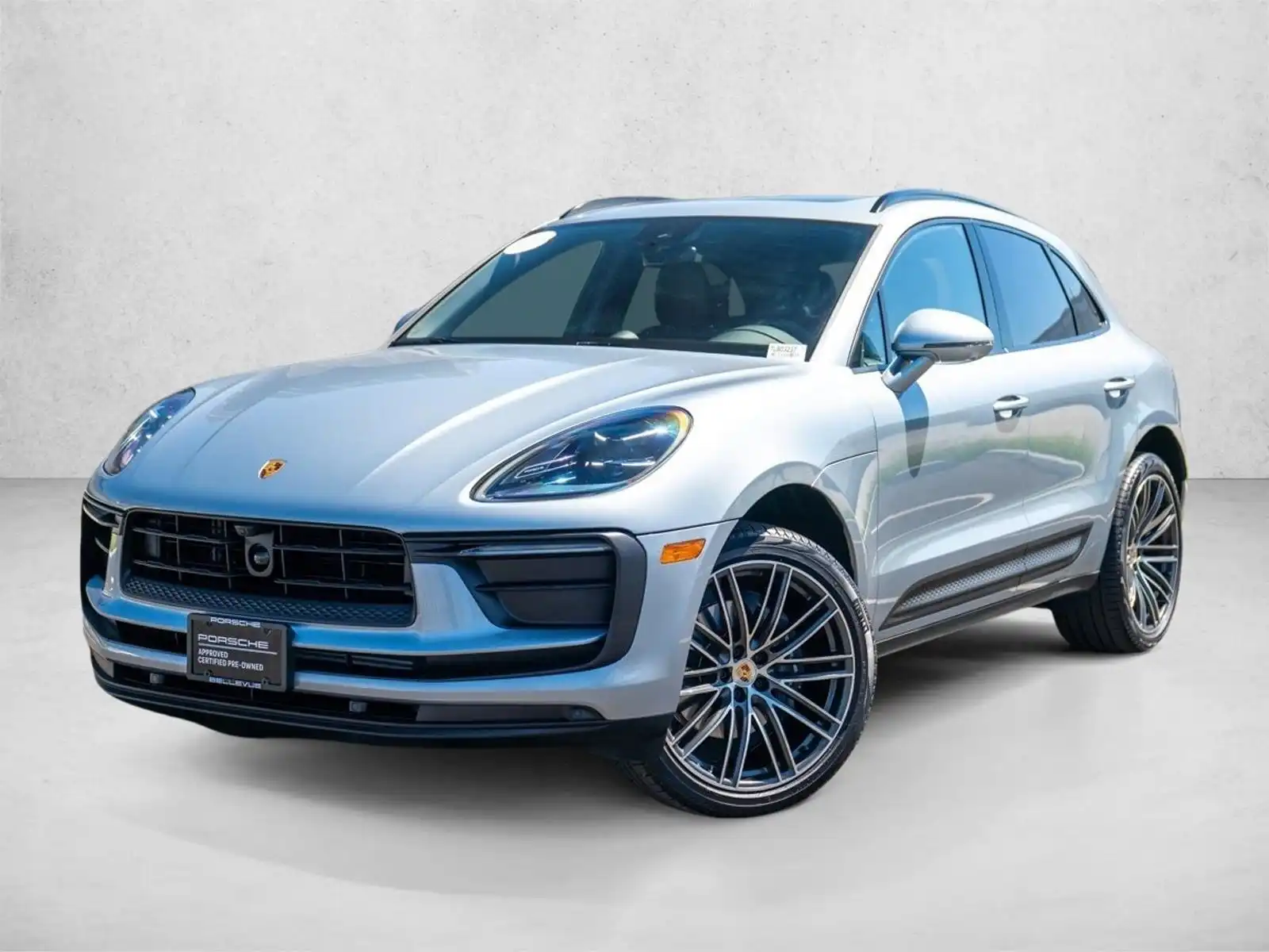 2026 Porsche Macan T's photo