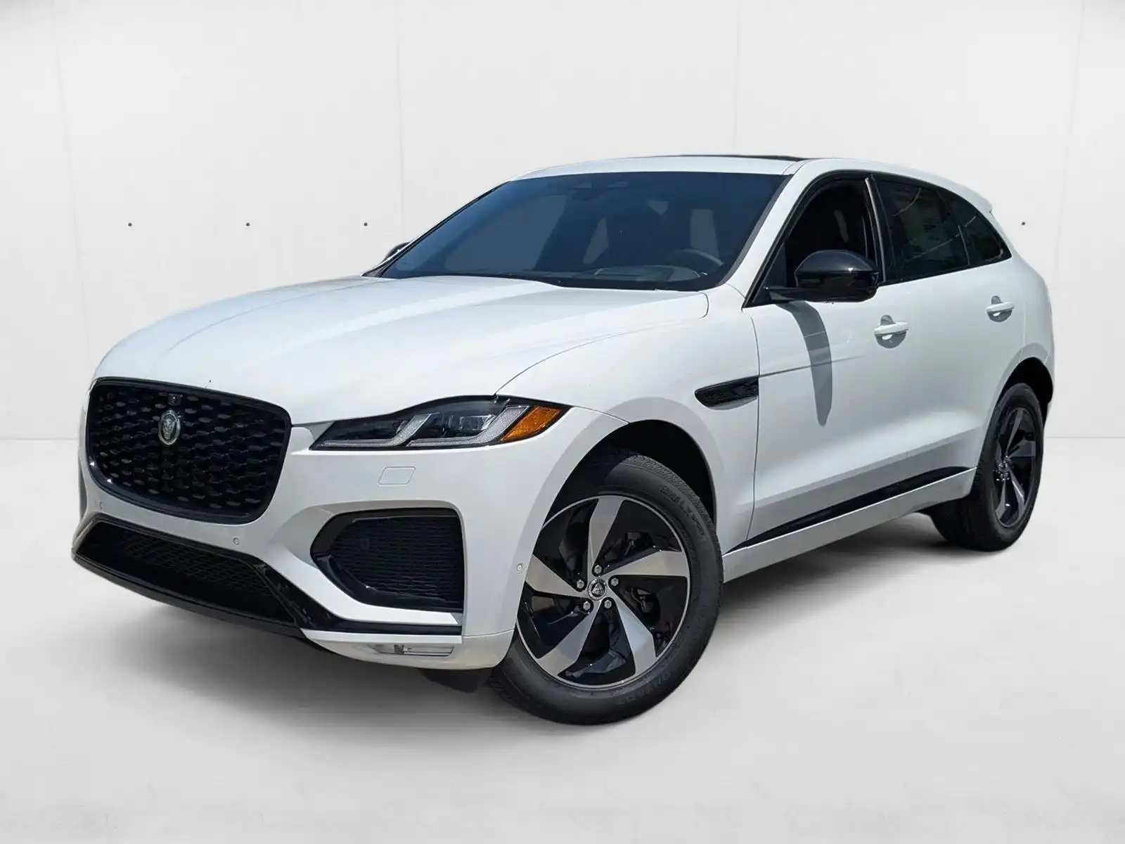 2026 Jaguar F-PACE P250 R-Dynamic S's photo