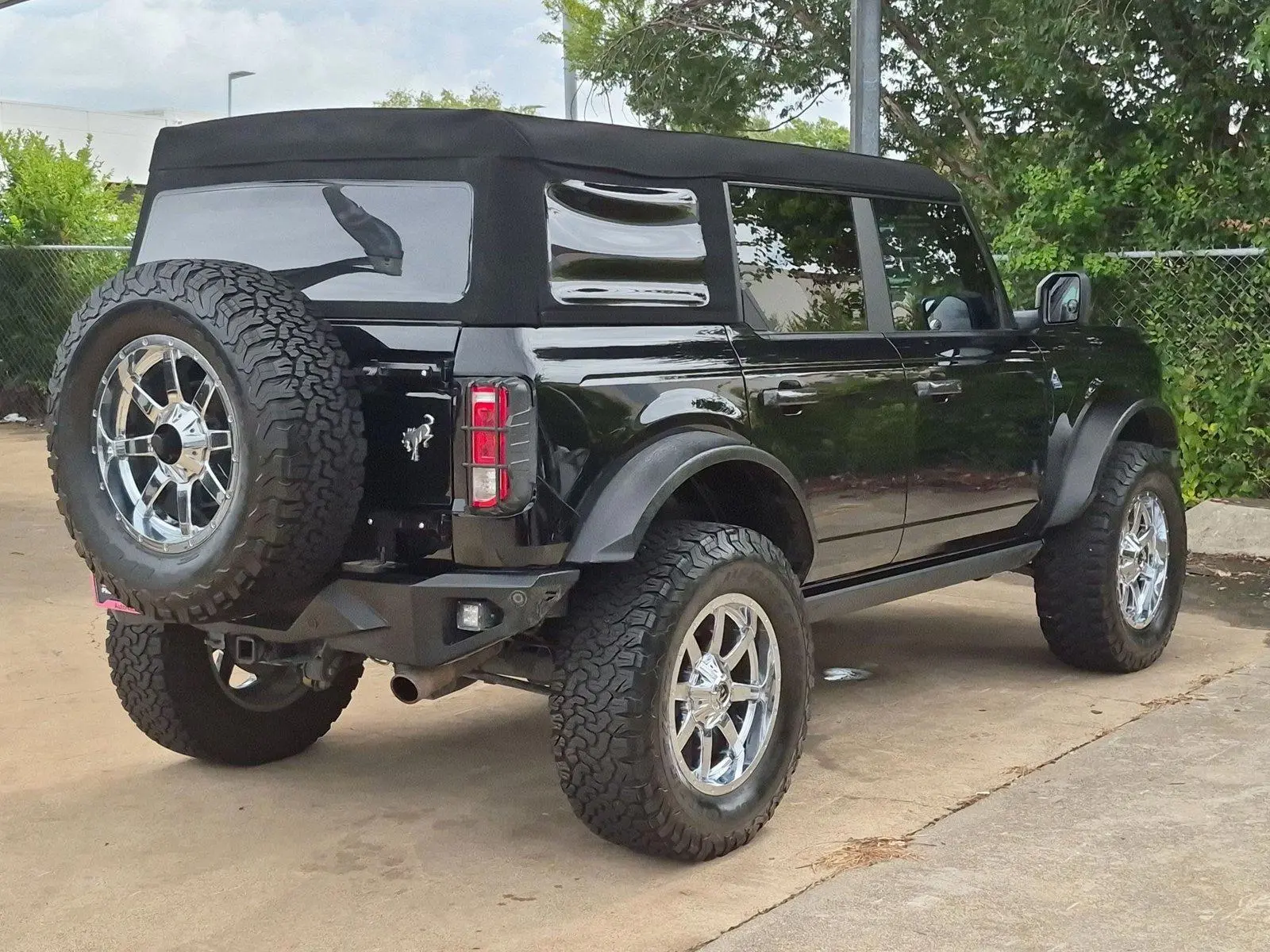 2023 Ford Bronco Black Diamond Advanced (322A) 4x4 photo 5