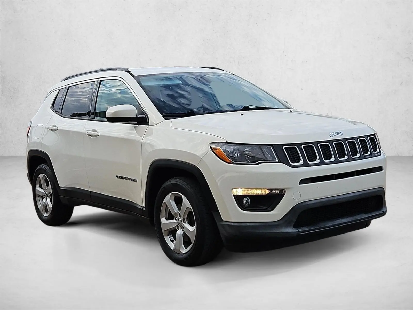2017 Jeep Compass Latitude photo 3