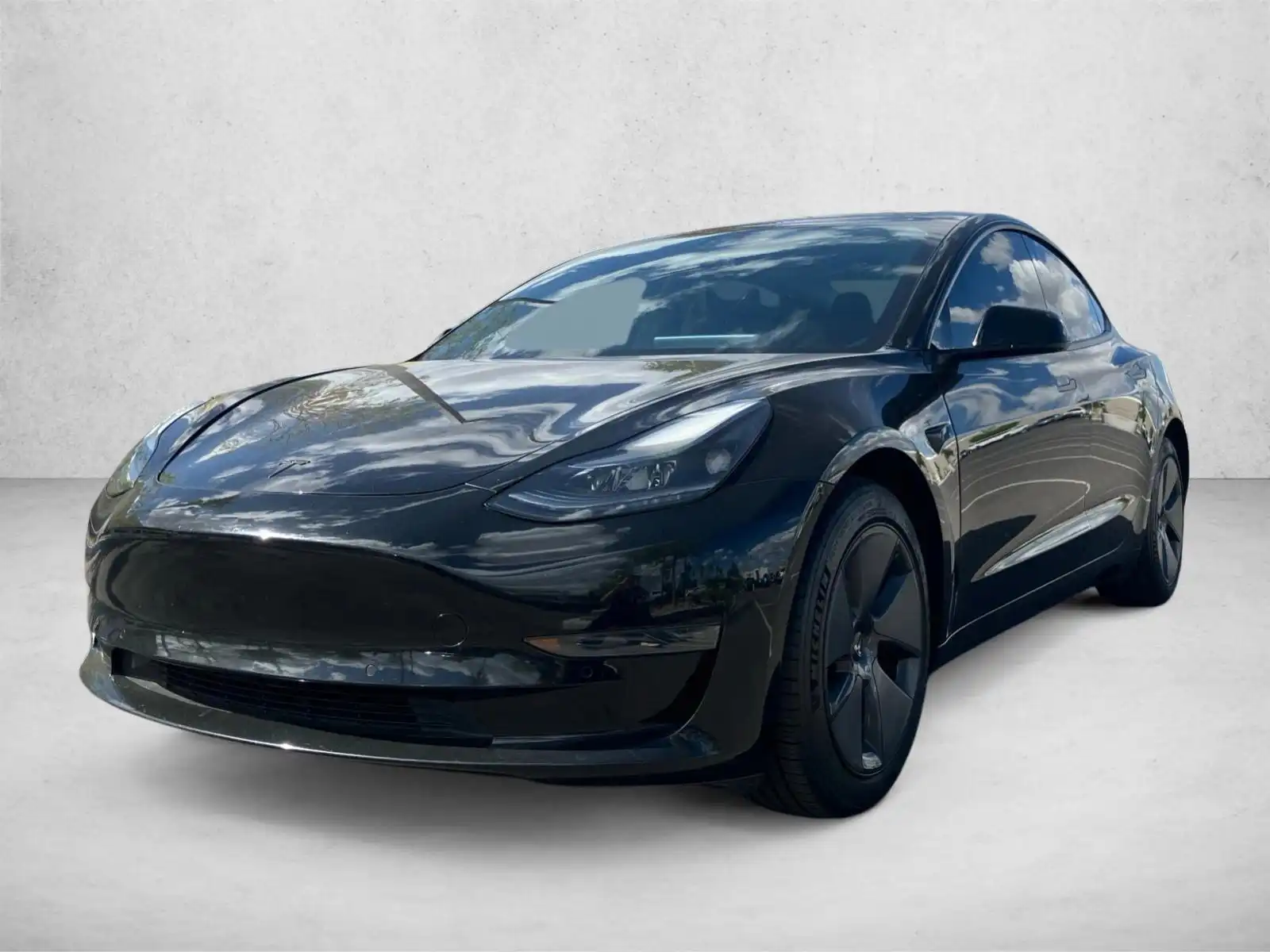 2021 Tesla Model 3 Standard Range Plus's photo