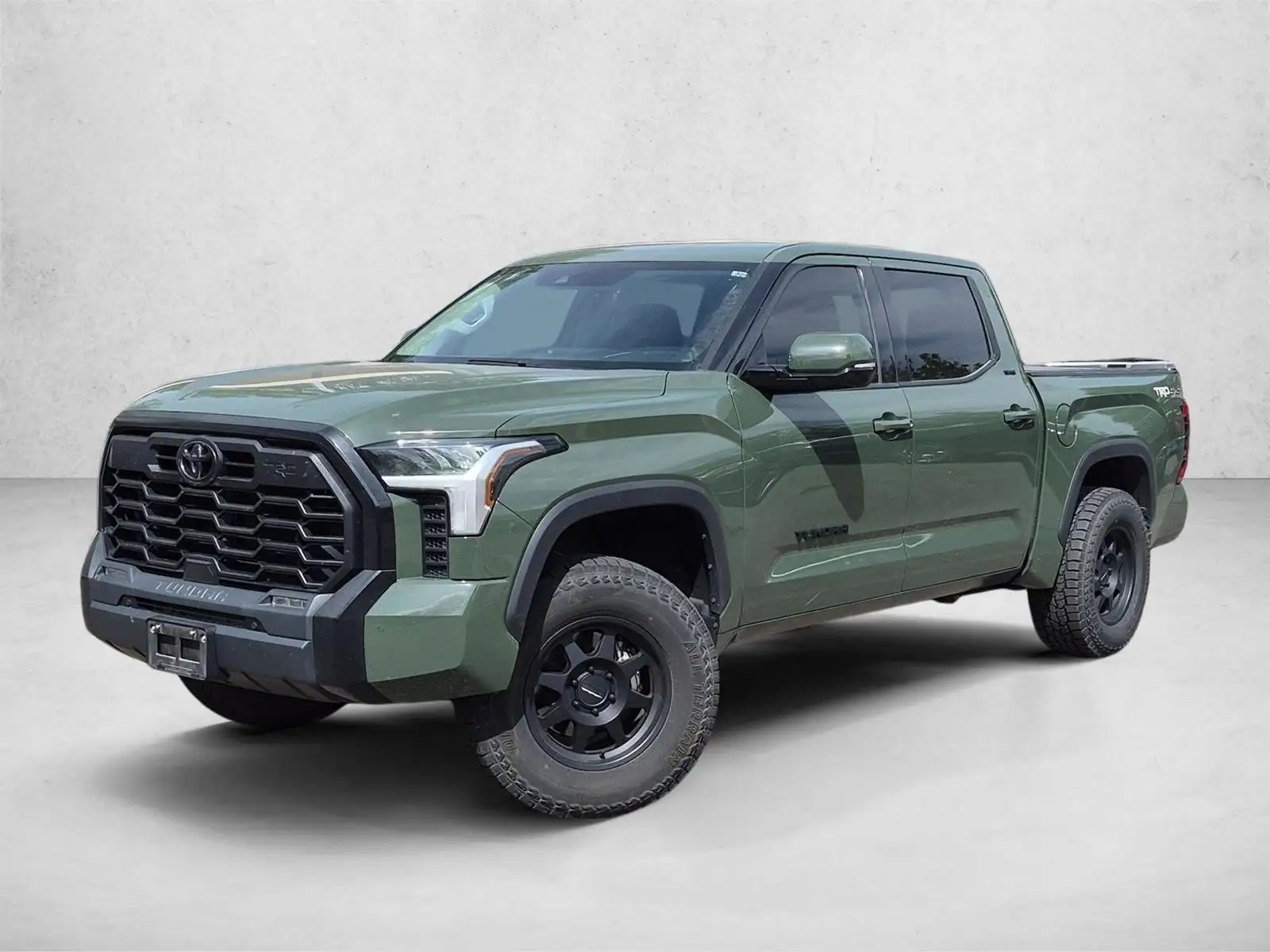 2022 Toyota Tundra SR5 3.4L 4WD CrewMax 5.5' Bed's photo