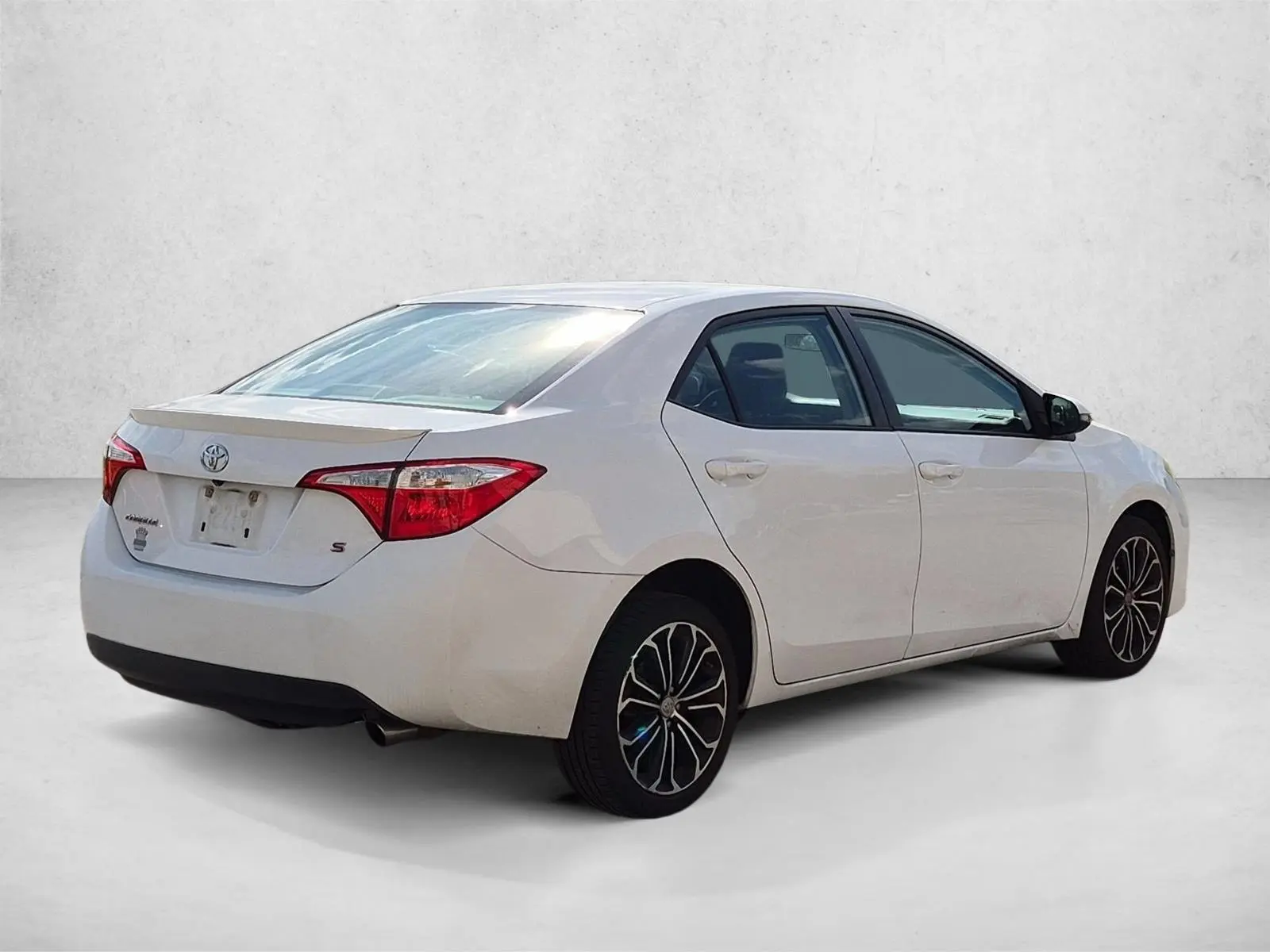 2016 Toyota Corolla S Plus AT photo 5