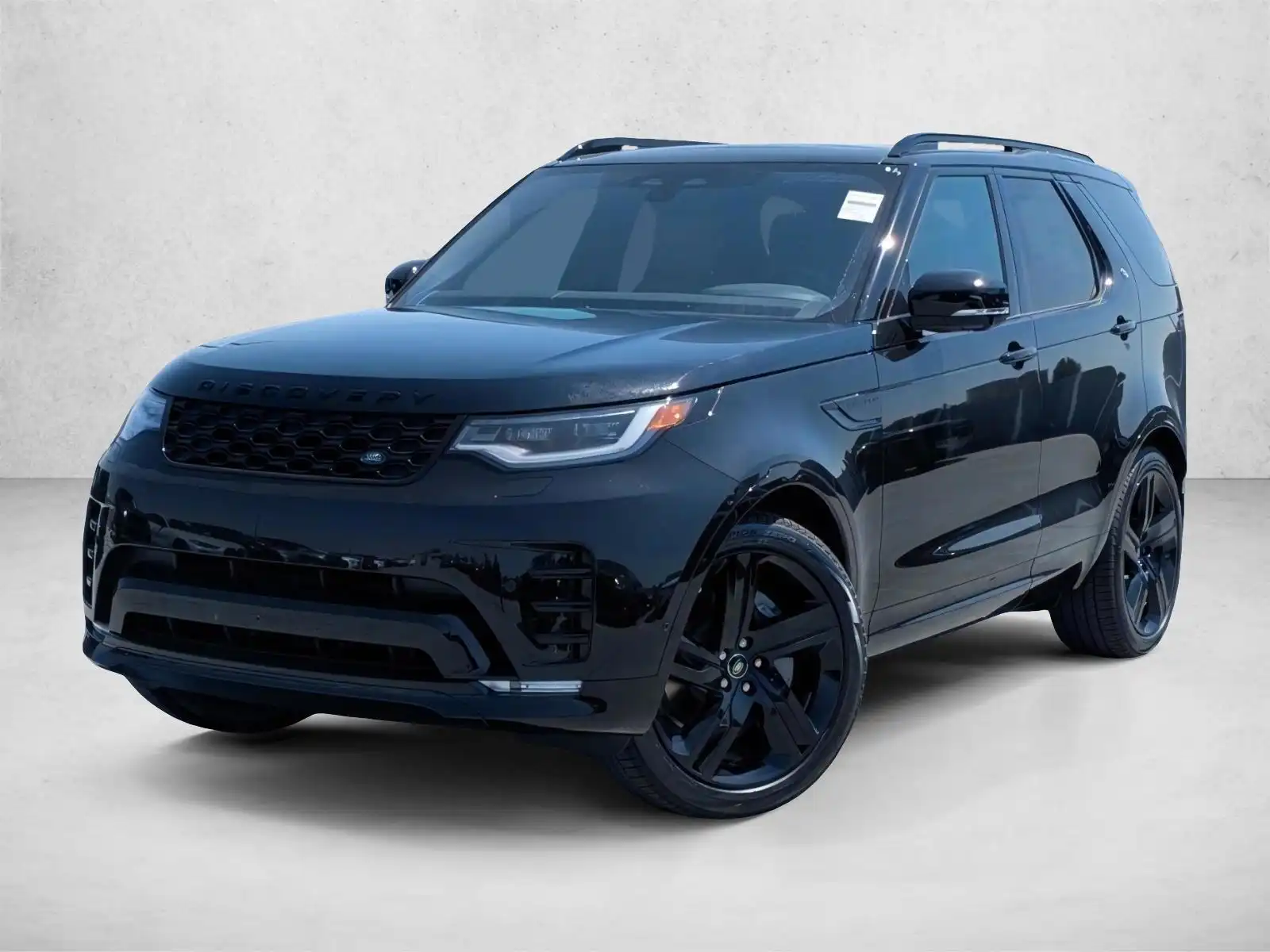 2025 Land Rover Discovery P300 Dynamic SE's photo